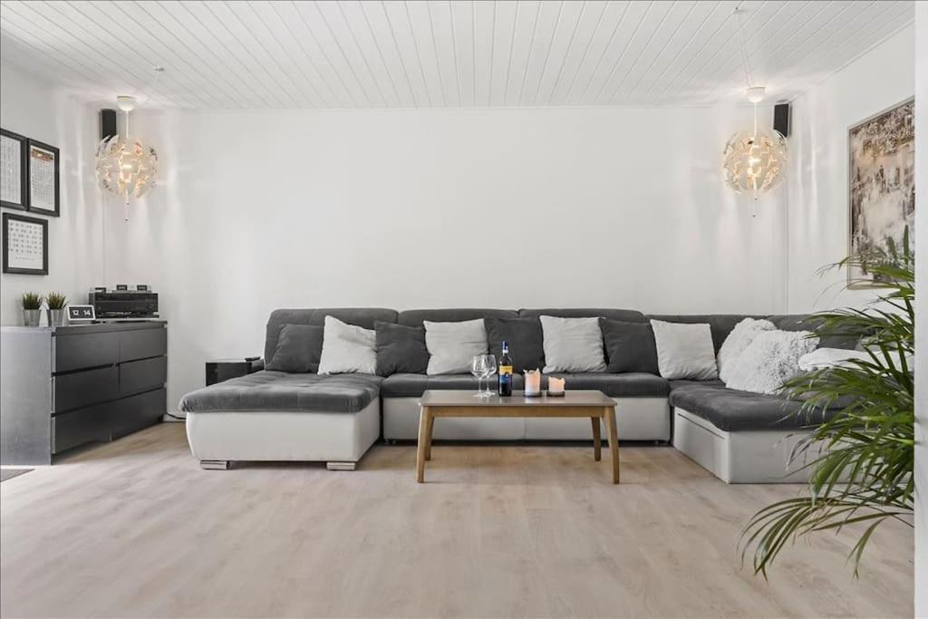 Villa House Near Public Transport Lystrup Esterno foto
